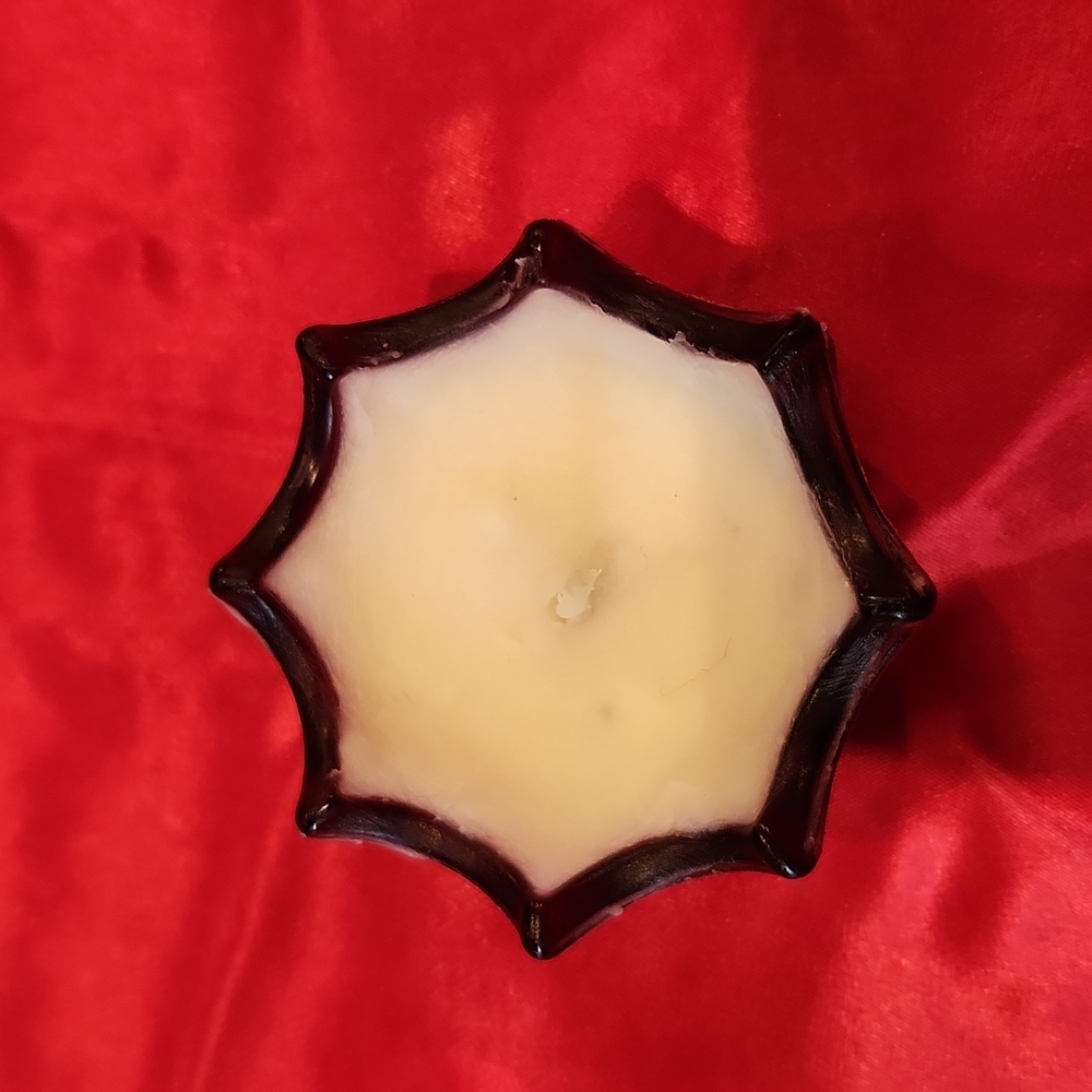 D.L. & CO. FLORAL SCALLOP CANDLE SET OF 4, 2OZ EACH - Picture 9 of 16